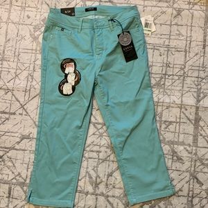 Curve Appeal teal Capri length pants